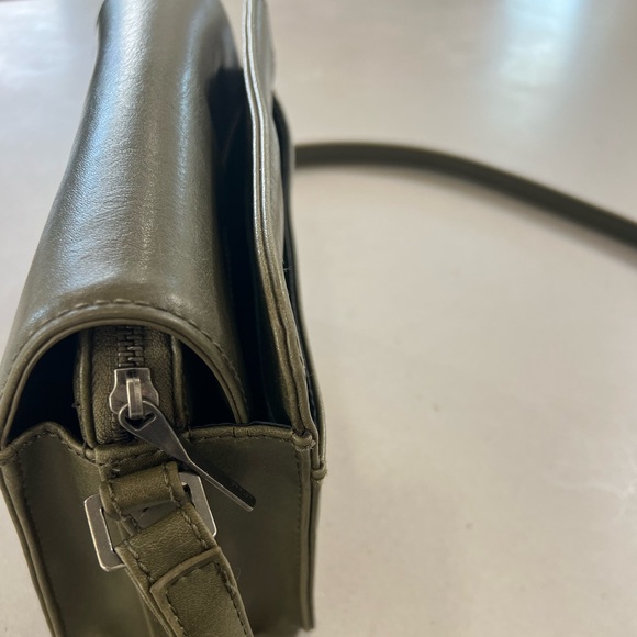Olive Matt and Nat Vegan Leather Crossbody - Picture 3 of 9